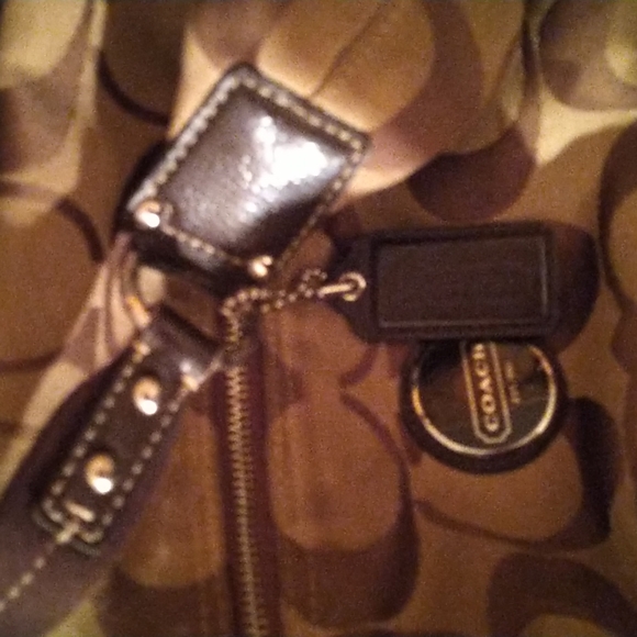 Coach bag. - Picture 2 of 4